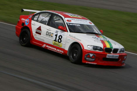 Jesper Ternvalt på vej gennem Audi-kurven.